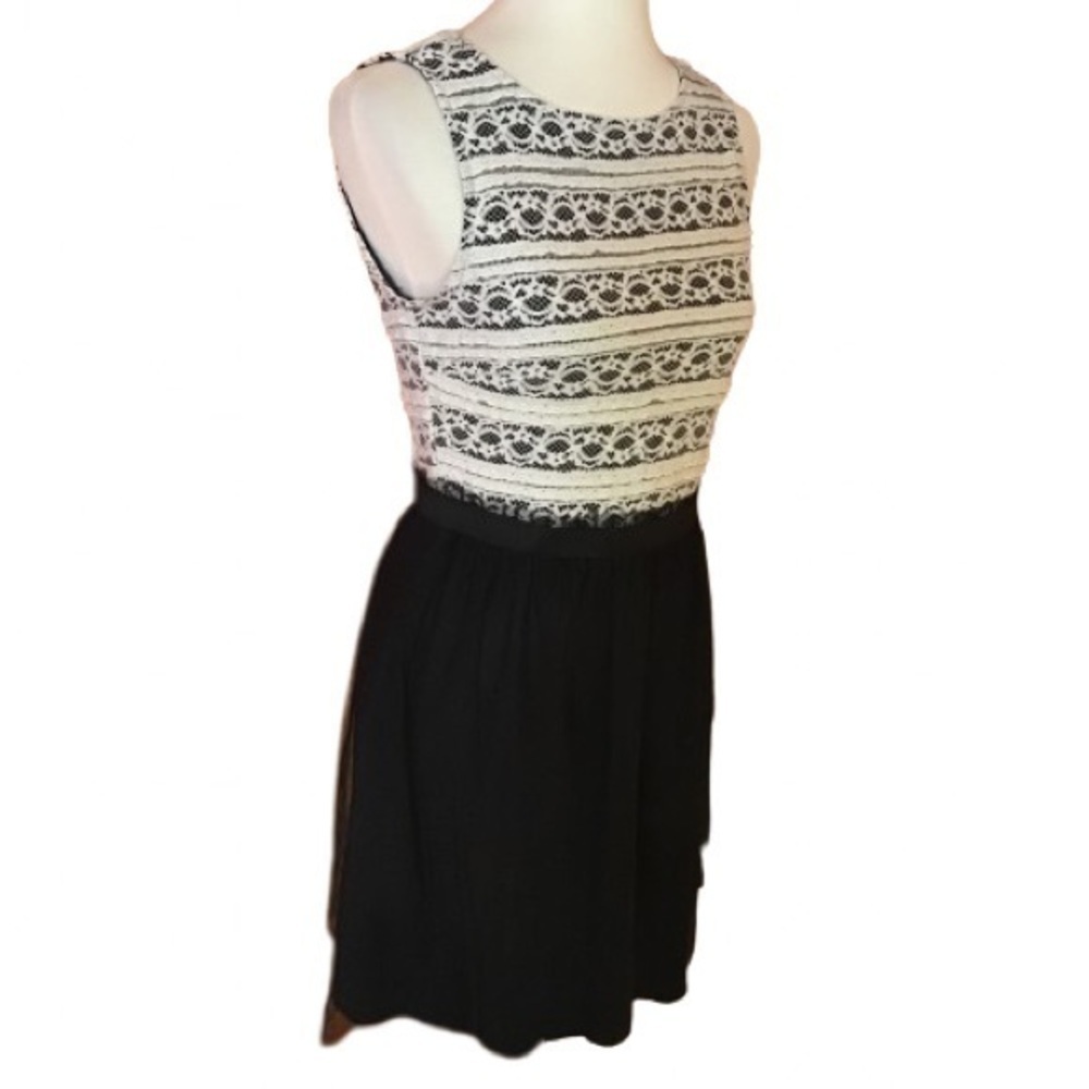 Gabriella Rocha Feminine lace gothic dress